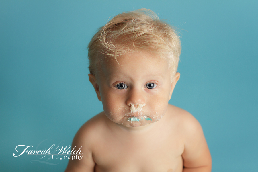 cake smash photographed by santa clarita photographer, farrah welch